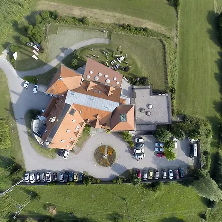 Vila Otocec Bed & Breakfast